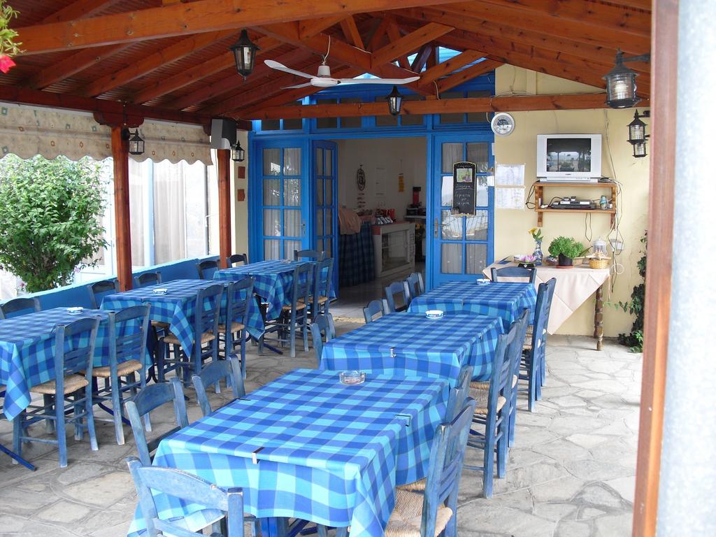 Kangaroo Hotel Mola Kalyva Zewnętrze zdjęcie